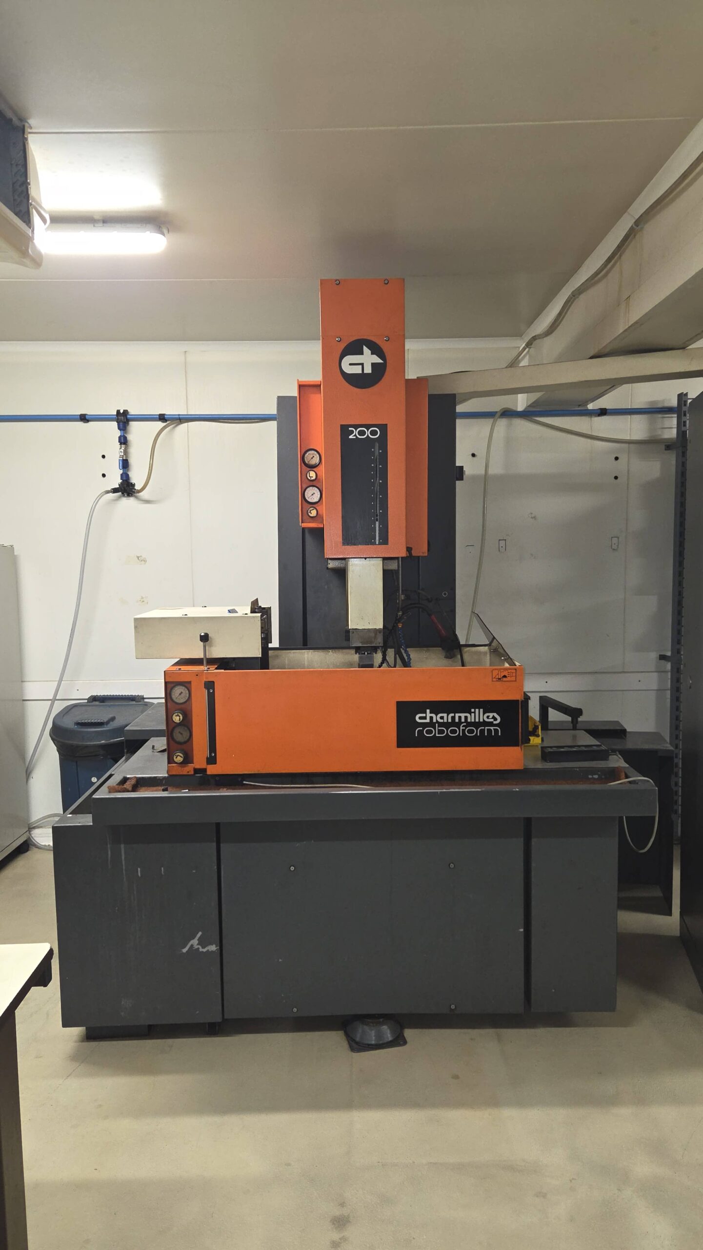 Électro-érosion par enfonçage ROBOFORM 200 CHARMILLE​