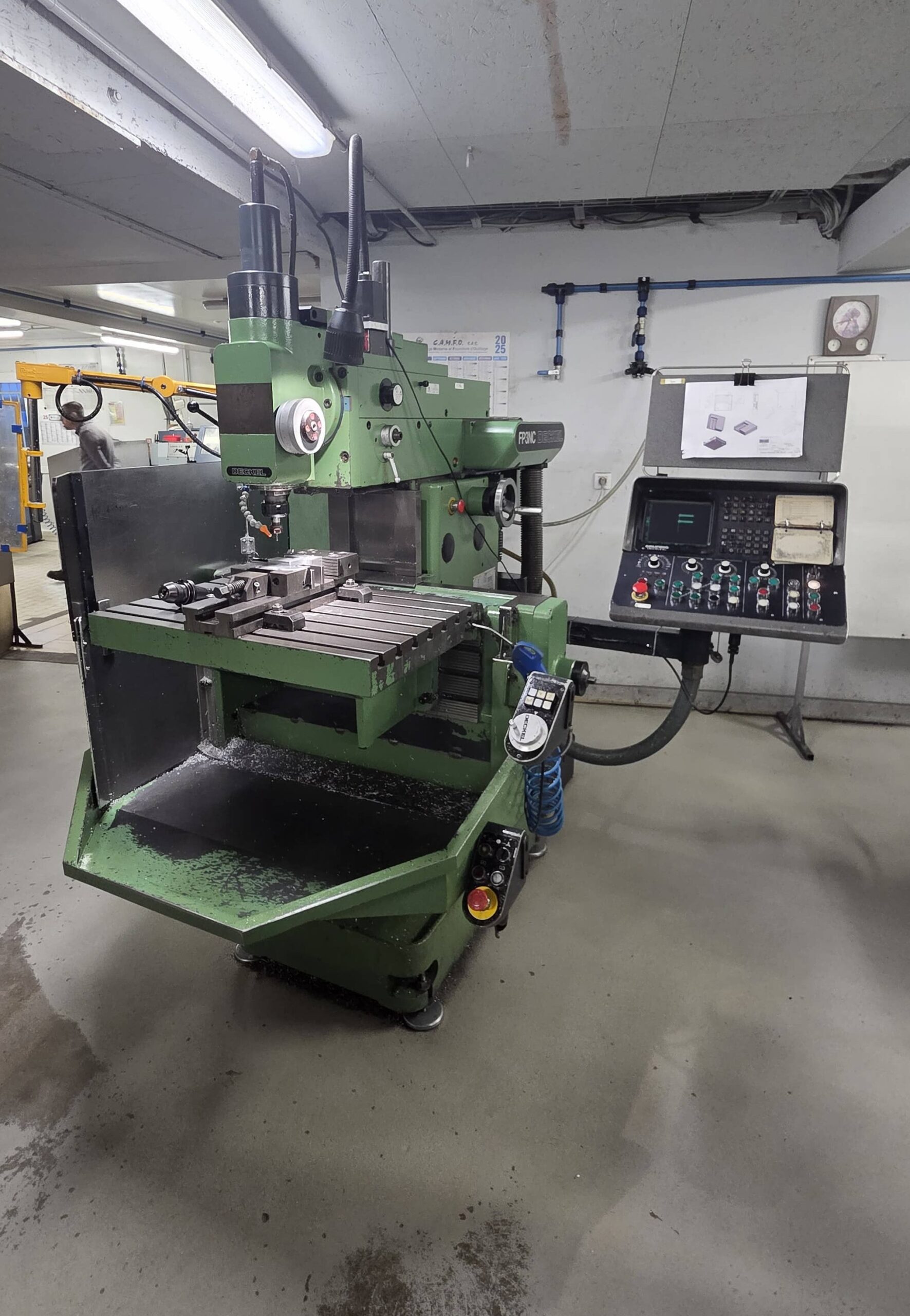 Fraiseuse semi-numérique Deckel