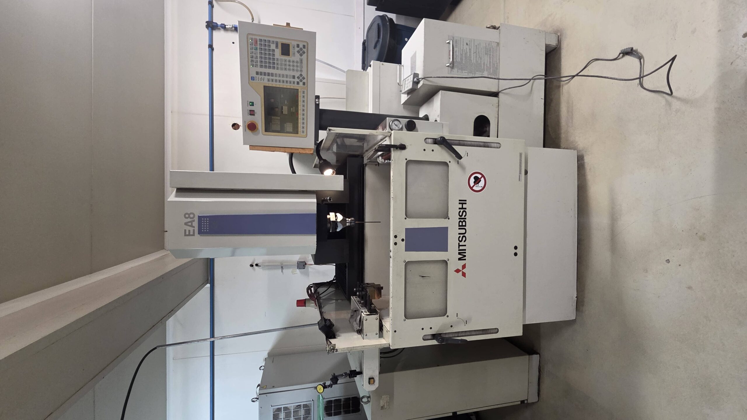 Électro-érosion par enfonçage EA8